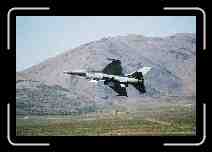 F-16 32_1050 * 1840 x 1232 * (669KB)